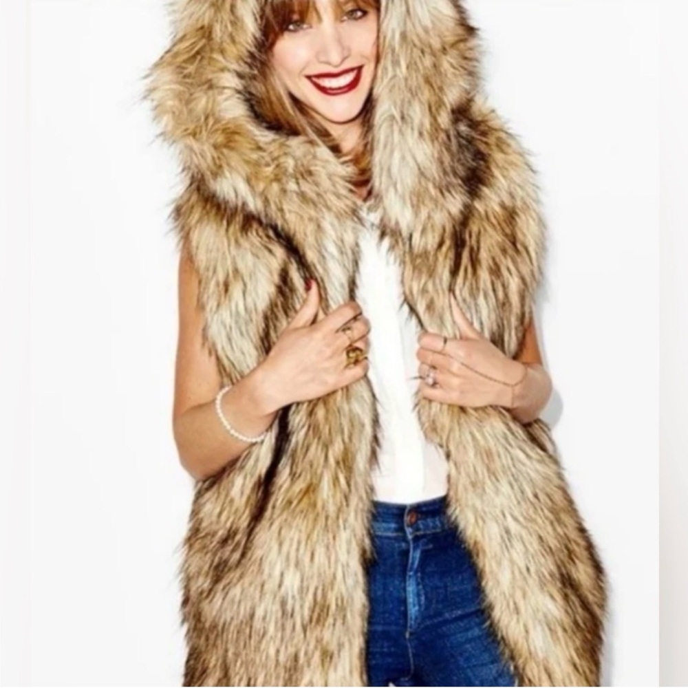 Talula Sunday Best Aritzia Faux Fur Vest Size Medium Super Rare